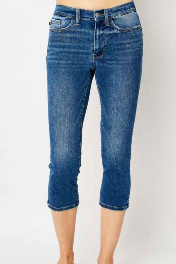 Judy Blue Mid Rise Capri