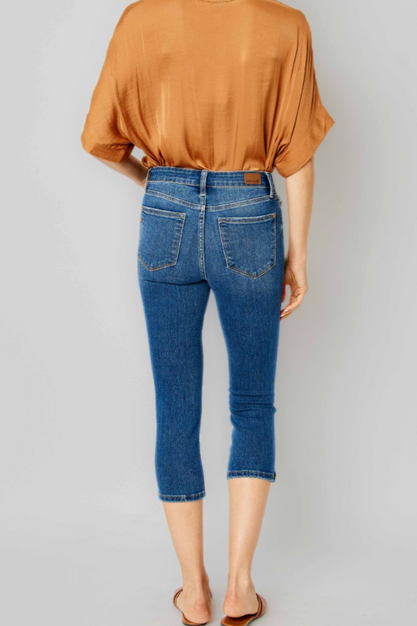 Judy Blue Mid Rise Capri