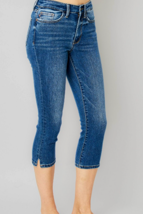 Judy Blue Mid Rise Capri