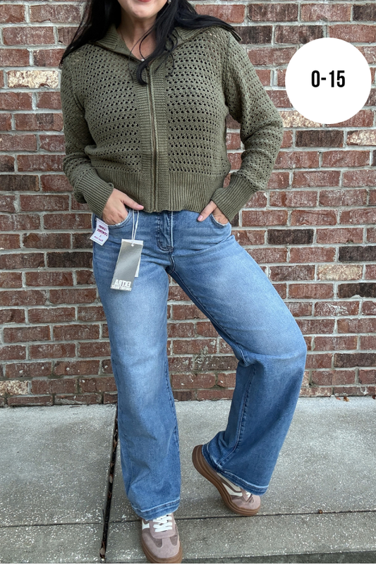 Risen Mid Rise Wide Leg Jeans