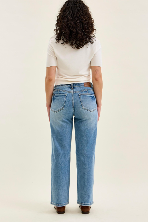 Judy Blue PETITE Mid Rise Tummy Control Vintage Wash Straight Jeans