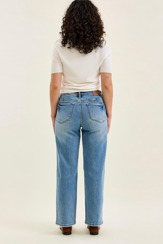 Judy Blue PETITE Mid Rise Tummy Control Vintage Wash Straight Jeans