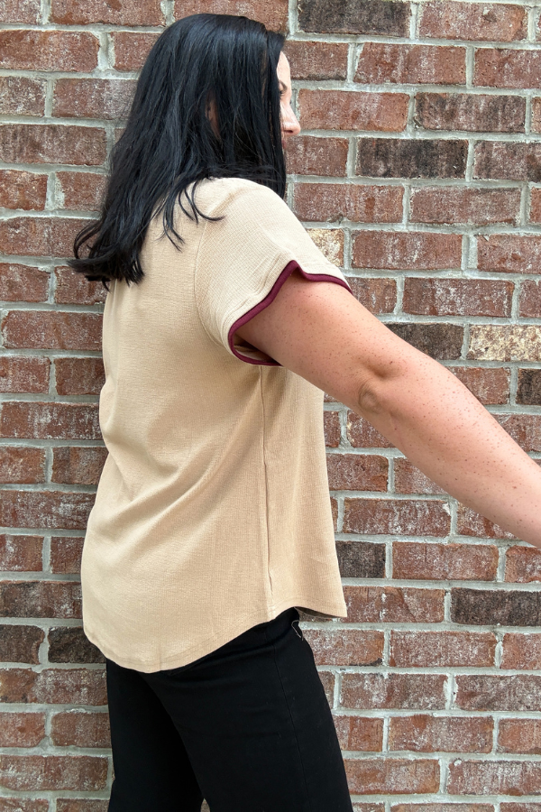 Contrast Ringer Short Sleeve Top